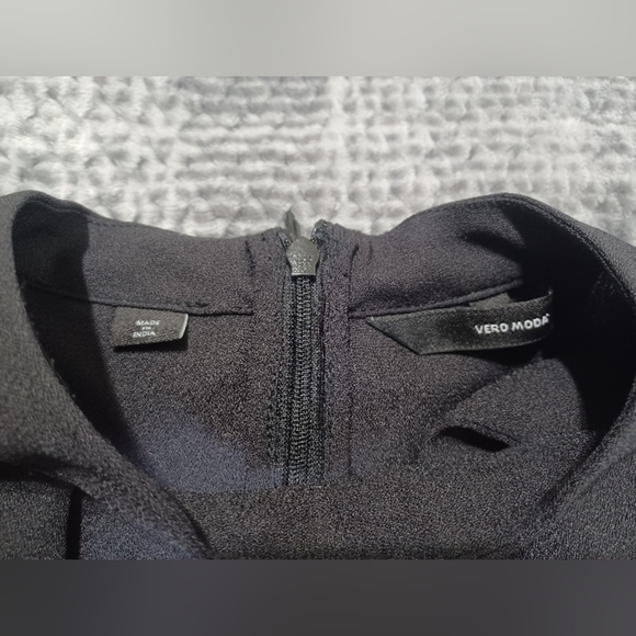 Vero Moda Black Bell Sleeve Blouse Cutout   L - Picture 2 of 7